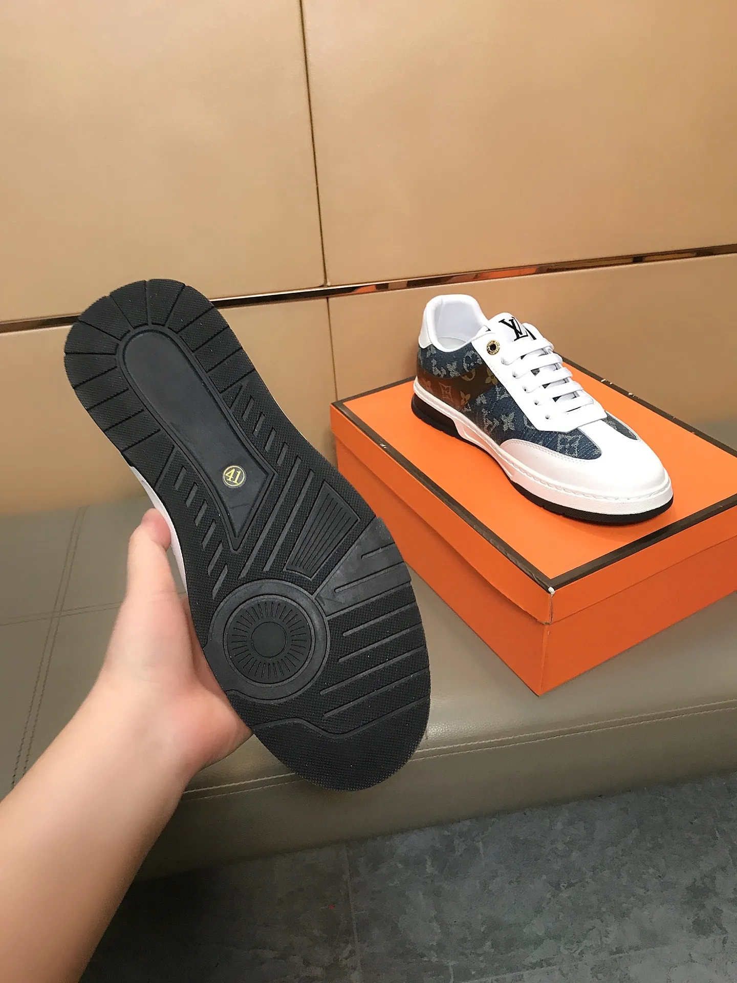 Factory price 400 💰👟👟Louis Vuitton LV ® 🆕New men's casual shoes, 🔛The upper is made of cowhide + brand printed leather splicing design, breathable lining + sheepskin feet, wear-resistant and non-slip outsole, a must-have for driving! Number: 38-44……